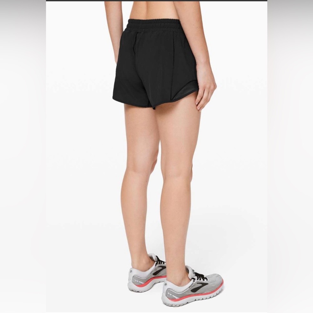 🍋Women’s Lululemon Hotty Hot Short II Long 4" Size 2 Black W7ARLT🍋